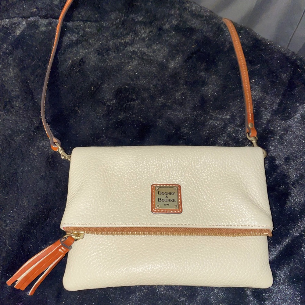 Dooney & Bourke versatile bag